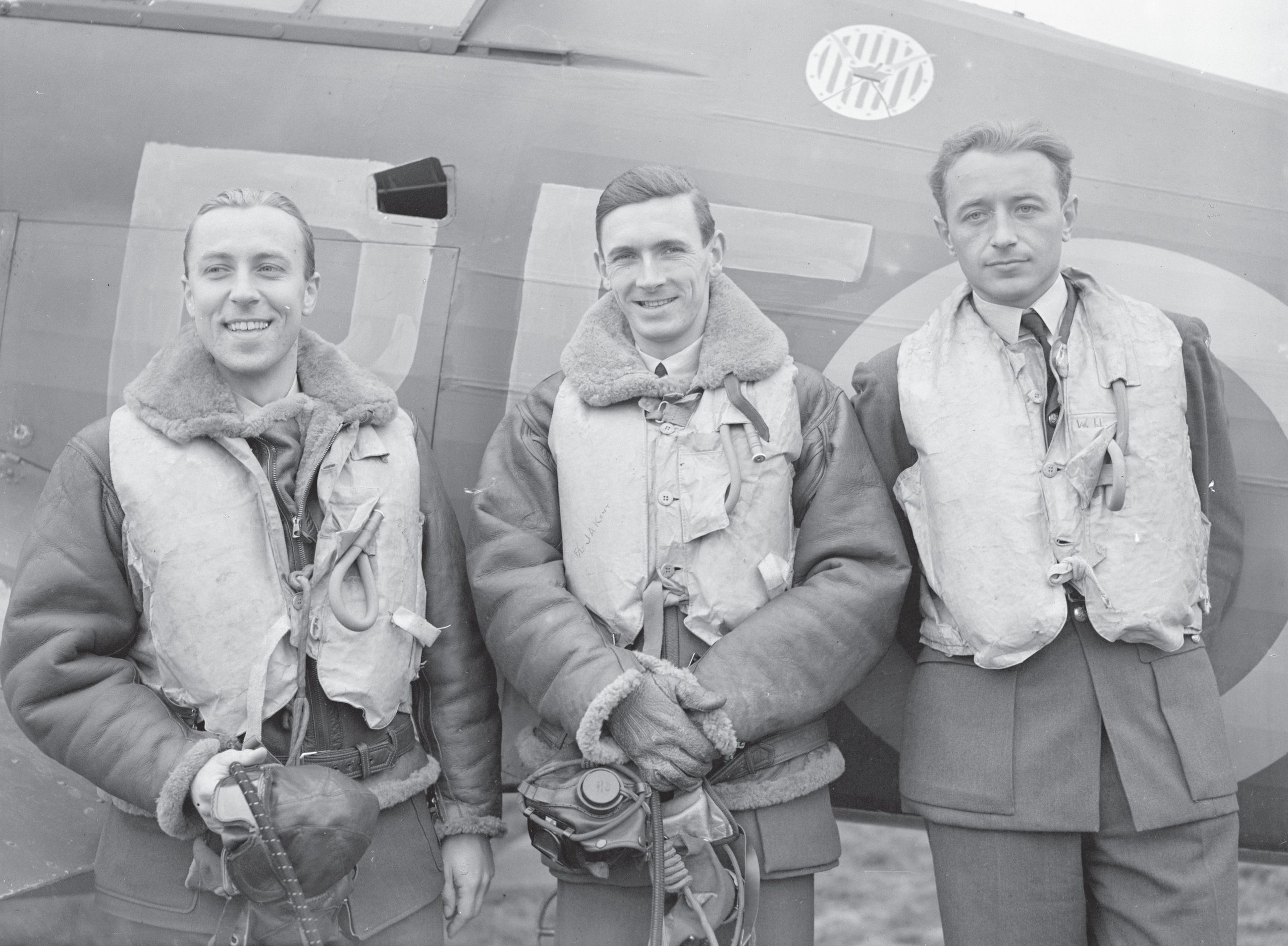 F/L John Kent with his Polish pilots of 303 Squadron. They called him “Kentowski,” and he answered to it for the rest of his life.