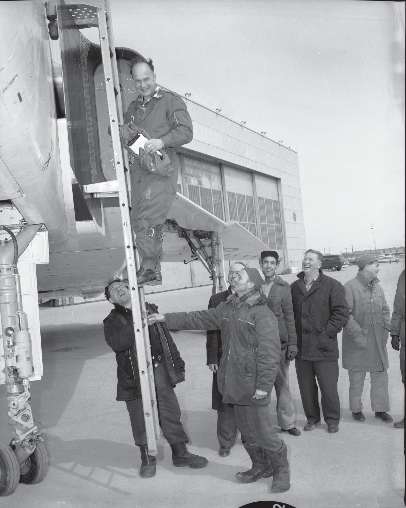 Janusz Żurakowski leaving the cockpit. He flew the Arrow twenty-one times and took it to Mach 1.89.
