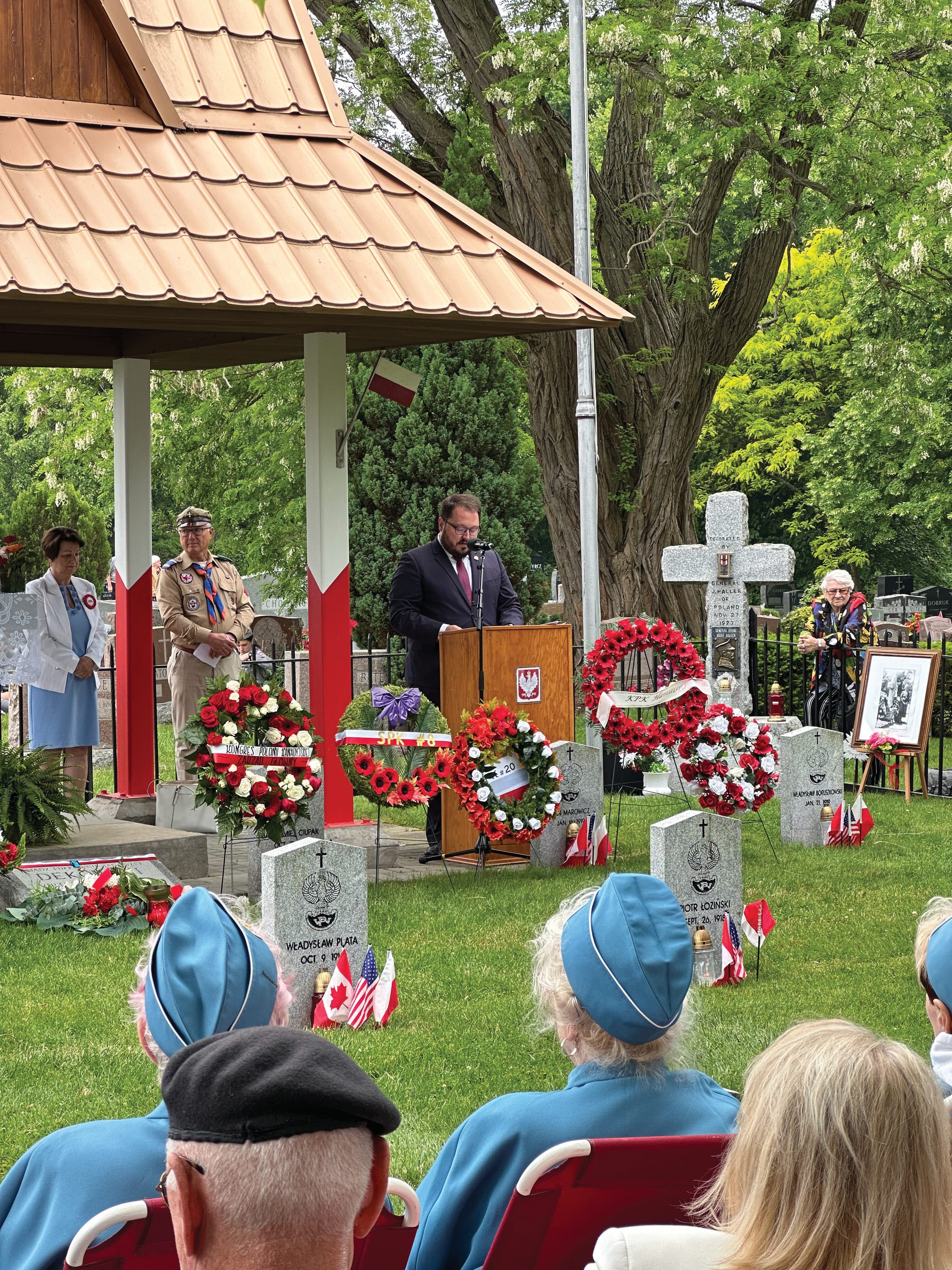 KPK President Dominik Roszak speaking at the annual commemoration at the Haller Army Cemetery in Niagara-on-the-Lake, June 2025.
